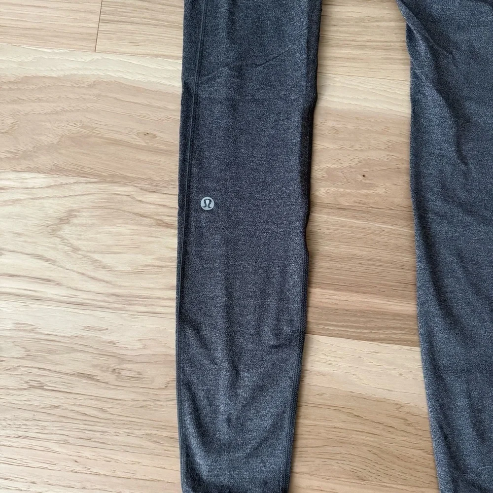 Lululemon Gray Women's Leggings Speed Up Mid-Rise Leggings Size 4 pockets